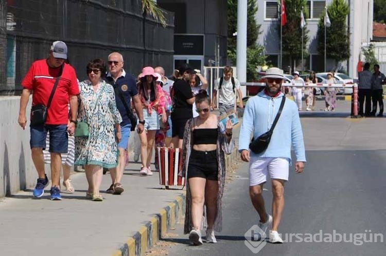 Astoria Grande kruvaziyeri, 1117 yolcusuyla Samsun'da
