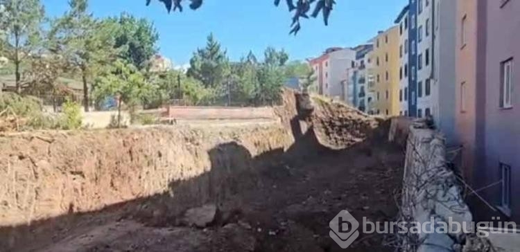 İspir'de heyelan: 7 apartmanda 70 daire tahliye edildi
