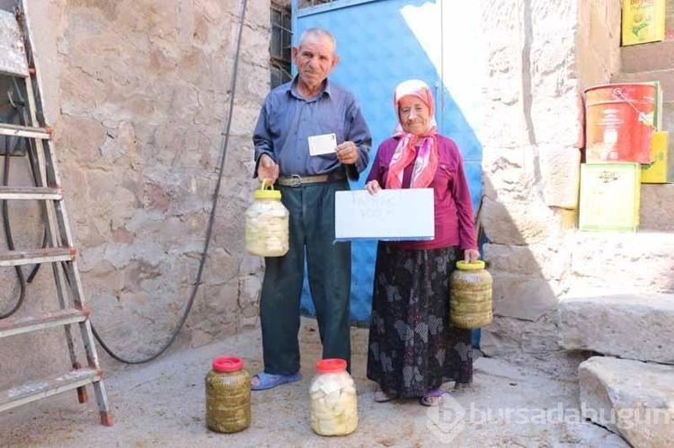 İşitme engelli çift ürettikleri ürünleri turistlere satıyor!