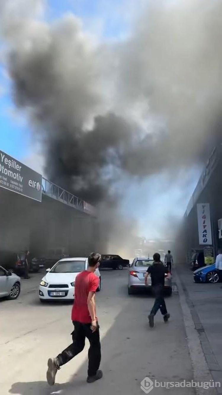 Oto yedek parça dükkanında yangın