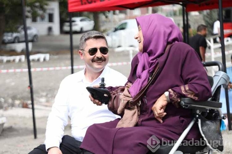 Engelli bireyler denizde eğlendiler