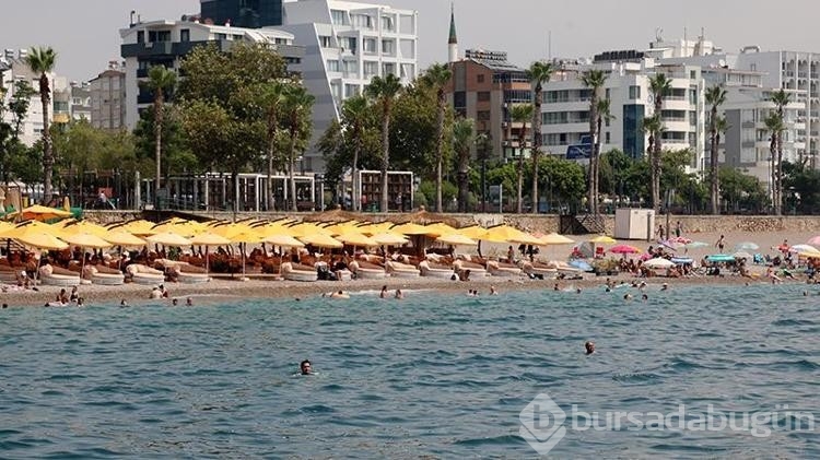 Antalya sahillerinde ücretli plaj tepkisi