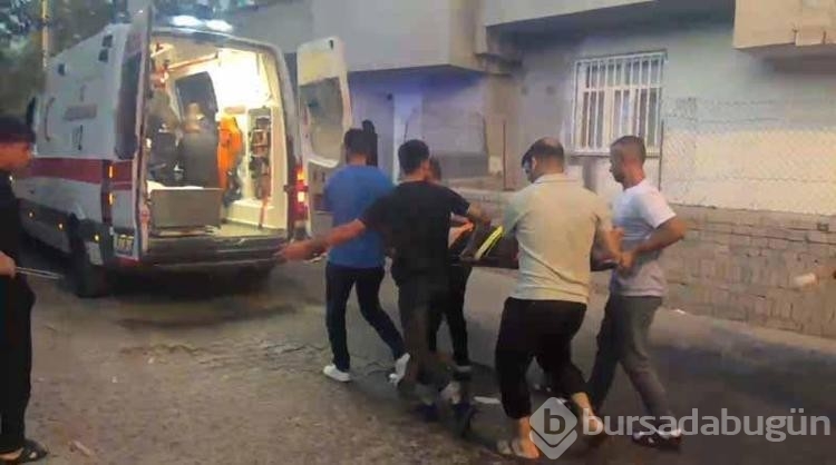 Diyarbakır'da 4 katlı binada çıkan yangında 4 kişi yaralandı