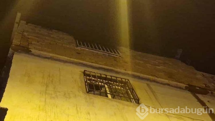 Diyarbakır'da 4 katlı binada çıkan yangında 4 kişi yaralandı