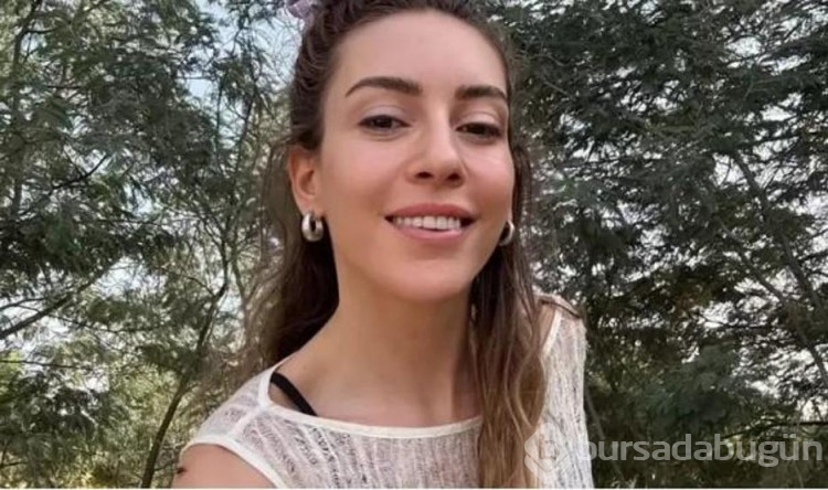 Sinem Kobal, bikiniyle tatil pozu paylaştı