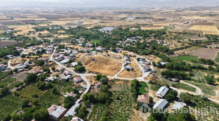 Tadım Kalesi'nde insan ve hayvan kemikleri ortaya çıktı