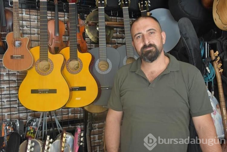 Niğdeli kardeşler, el emeğiyle müzik enstrümanları üretiyor
