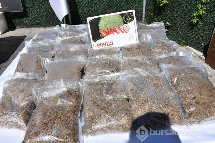 İzmir'de 1 ayda uyuşturucu ticareti yapan 130 şüpheli tutuklandı
