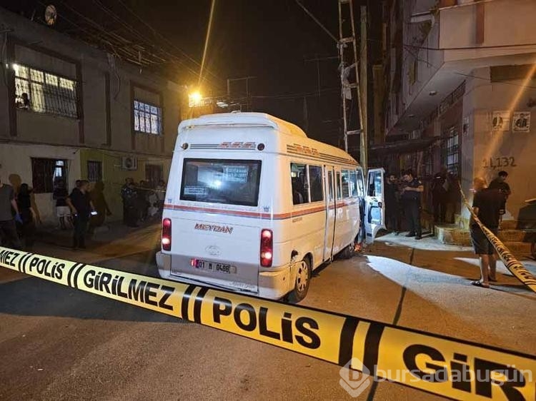 Dolmuş şoförü direksiyon başında silahlı saldırıya uğrayıp hayatını kaybetti! 