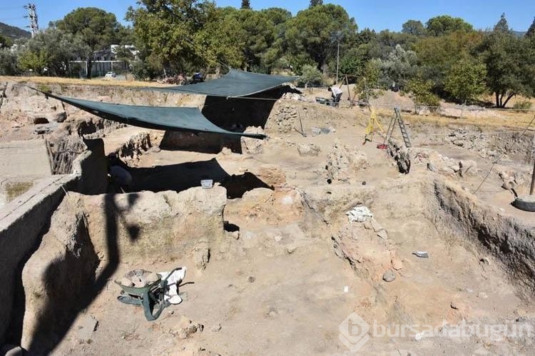 Ulucak Höyüğü'nde 8 bin yıllık Göbeklitepe üslubunda heykelcik
