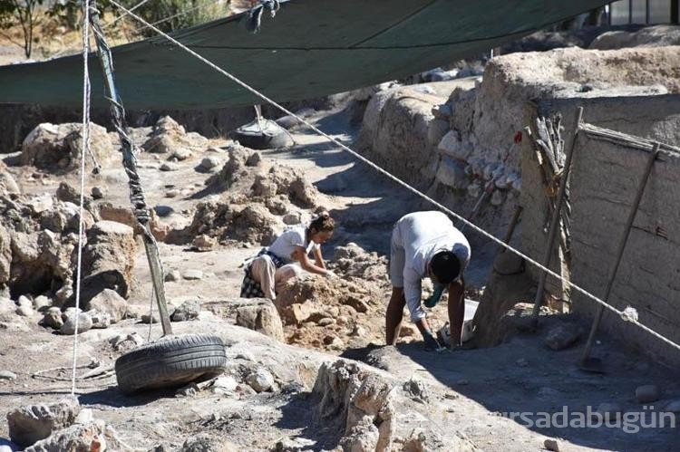 Ulucak Höyüğü'nde 8 bin yıllık Göbeklitepe üslubunda heykelcik

