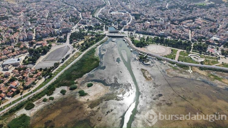 'Beyşehir Gölü'nün ölmesine seyirci kalmayız' dedi
