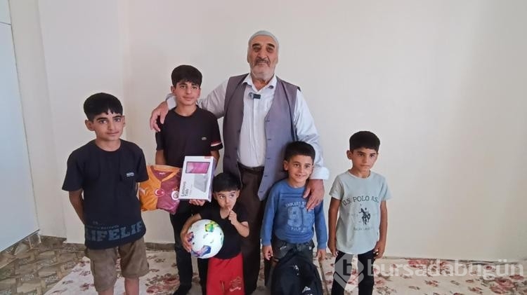 14 yaşındaki Ömer, çöpün yanında bulduğu 1,6 milyon liralık altını polise teslim etti