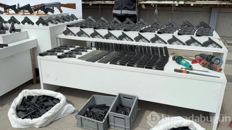 İstanbul'da motosikletli suç örgütlerine operasyon: 24 gözaltı
