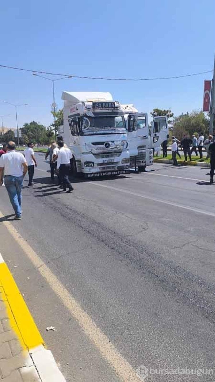 Mardin'de 5 araç zincirleme kazaya karıştı
