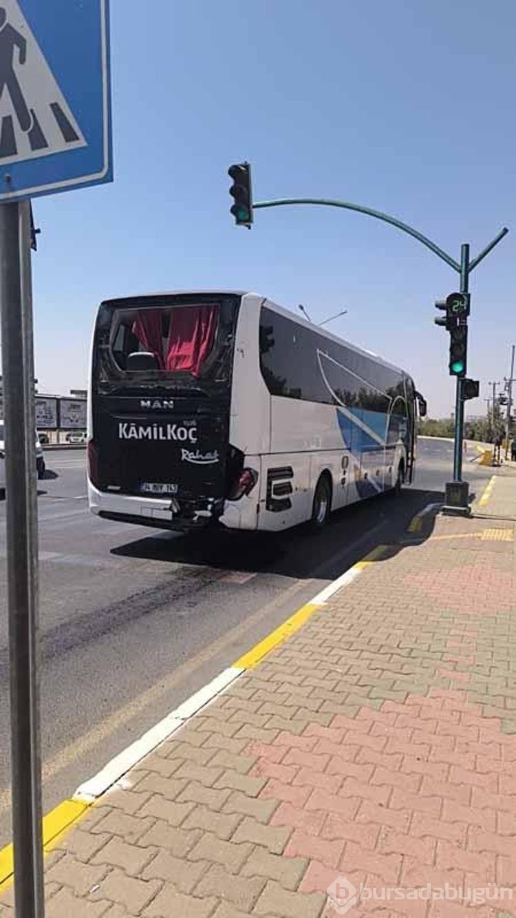 Mardin'de 5 araç zincirleme kazaya karıştı
