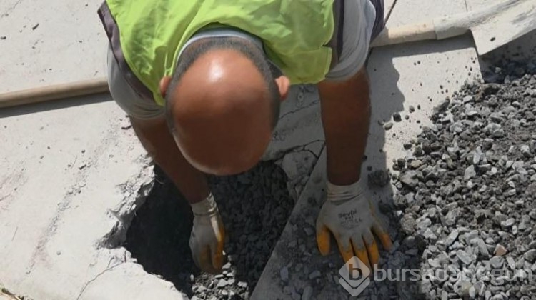 Avcılar'da otobüs durağına taşlarla bank yapmıştı; ekipler çalışmalarına başladı
