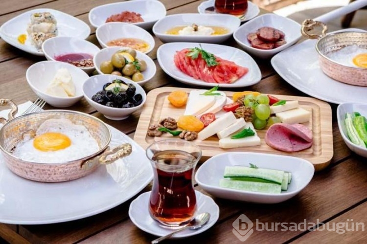 Kahvaltıda tüketildiğinde damarları tıkıyor! ideal kahvaltı tabağı nasıl olmalı?