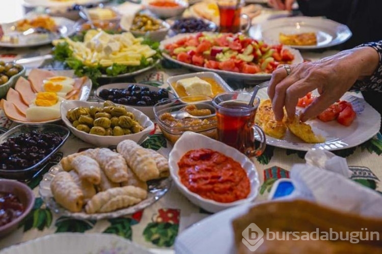 Kahvaltıda tüketildiğinde damarları tıkıyor! ideal kahvaltı tabağı nasıl olmalı?