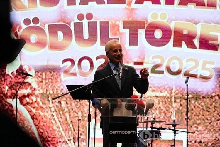 Ankara'da 2'inci 'kristal ayaklar' ödül töreni düzenlendi
