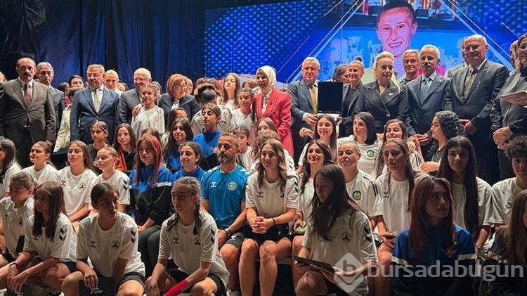 Ankara'da 2'inci 'kristal ayaklar' ödül töreni düzenlendi
