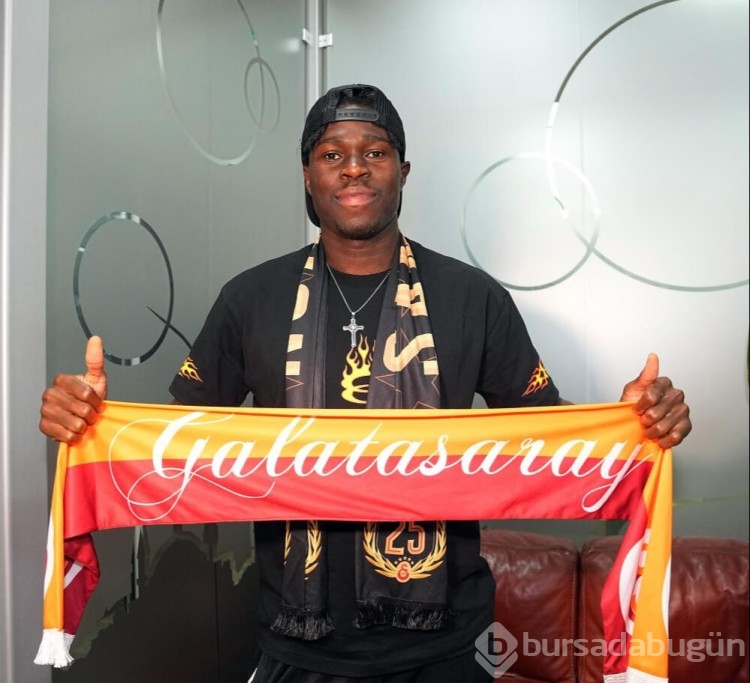 Galatasaray'ın iki efsanesini andı! Singo'nun ilk sözleri dikkat çekti