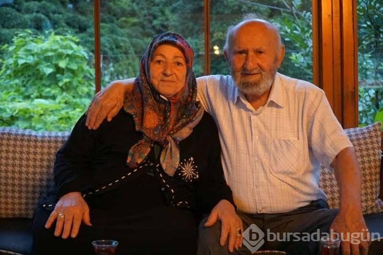 Bakan Göktaş'ın ziyaret ettiği 63 yıllık evli çiftin mutluluk sırrı hoşgörü
