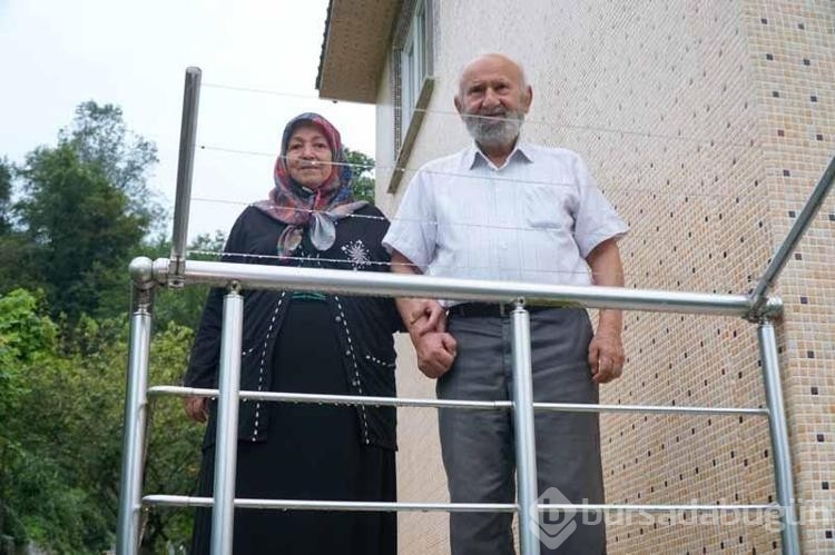 Bakan Göktaş'ın ziyaret ettiği 63 yıllık evli çiftin mutluluk sırrı hoşgörü
