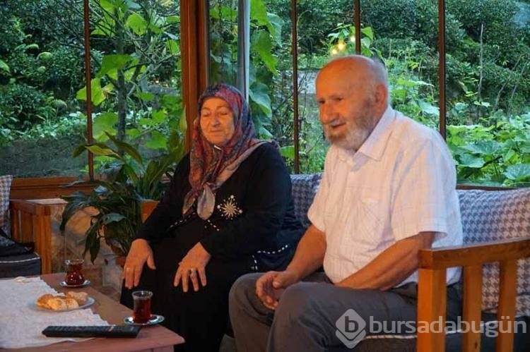 Bakan Göktaş'ın ziyaret ettiği 63 yıllık evli çiftin mutluluk sırrı hoşgörü
