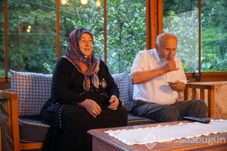 Bakan Göktaş'ın ziyaret ettiği 63 yıllık evli çiftin mutluluk sırrı hoşgörü
