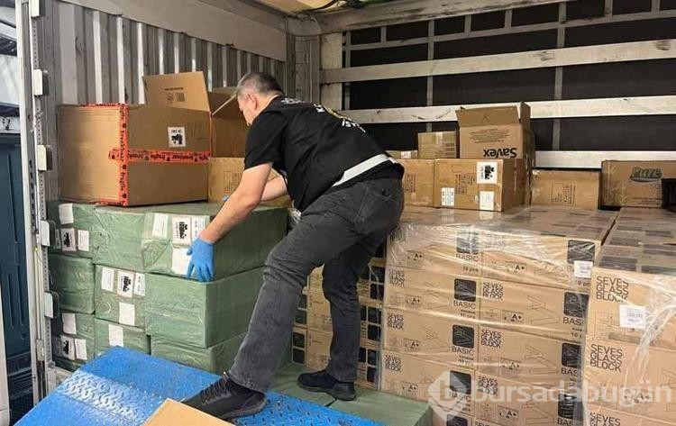 Kapıkule ve Hamzabeyli'de kaçak eşya ele geçirildi

