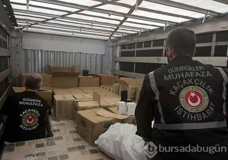 Kapıkule ve Hamzabeyli'de kaçak eşya ele geçirildi
