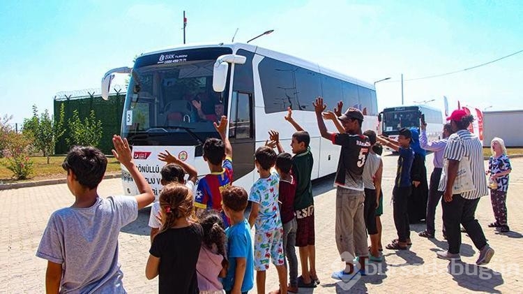 Adana'da 160 Suriyeli ülkelerine uğurlandı

