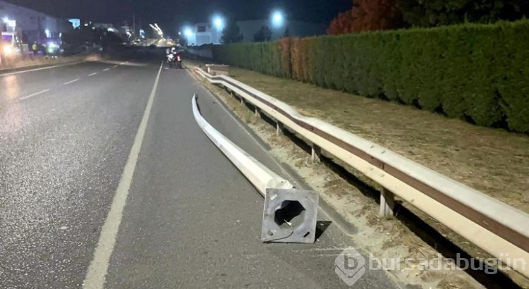 Tekirdağ'da otomobil aydınlatma direğine çarptı: 1 ölü, 2 yaralı