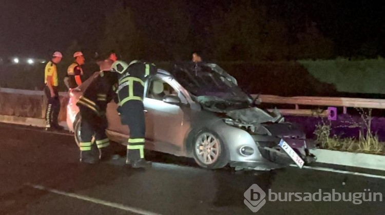 Tekirdağ'da otomobil aydınlatma direğine çarptı: 1 ölü, 2 yaralı
