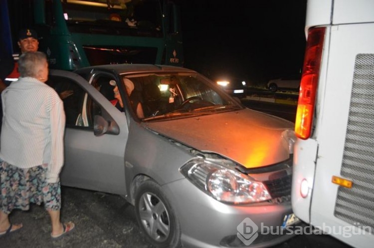 Ayvalık'ta kırmızı ışıkta zincirleme kaza: 1 ölü, 3 yaralı
