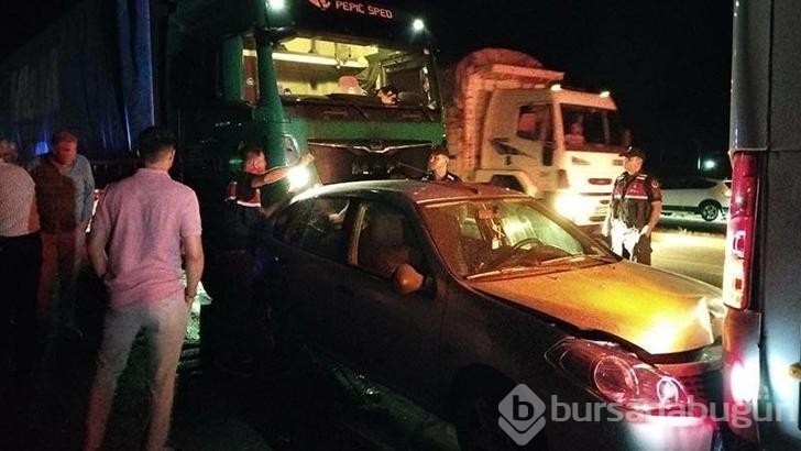 Ayvalık'ta kırmızı ışıkta zincirleme kaza: 1 ölü, 3 yaralı
