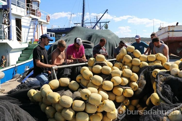 Çanakkale'de balıkçılar av sezonu öncesi son hazırlıklarını yapıyor
