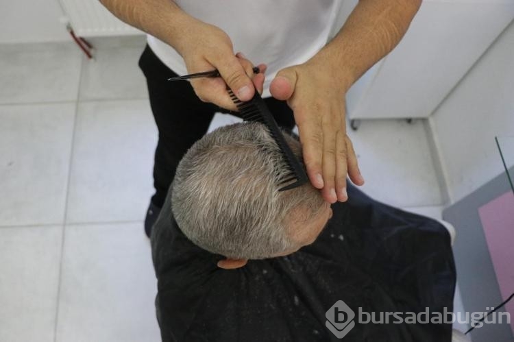 Denetimli serbestlik yükümlülerinden yaşlılara ücretsiz tıraş