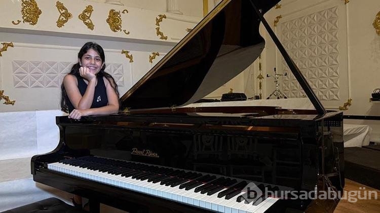 11 yaşındaki piyaniste İngiltere'den üniversite seviyesinde diploma
