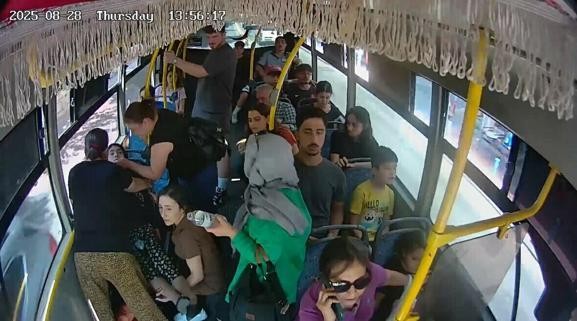 Otobüs şoföründen takdir edilecek hareket