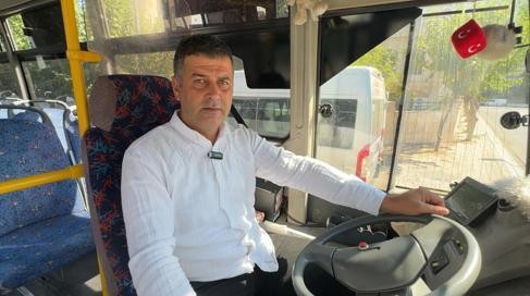 Otobüs şoföründen takdir edilecek hareket