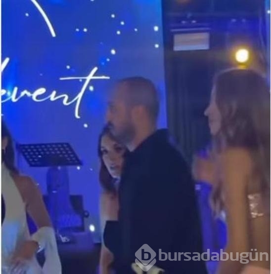 Haziran'da boşanmışlardı! Ezgi Mola ve Mustafa Aksakallı beraber görüntülendi!