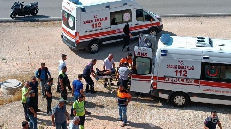 Gaziantep'te şarampole devrilen otomobilin sürücüsü yaralandı