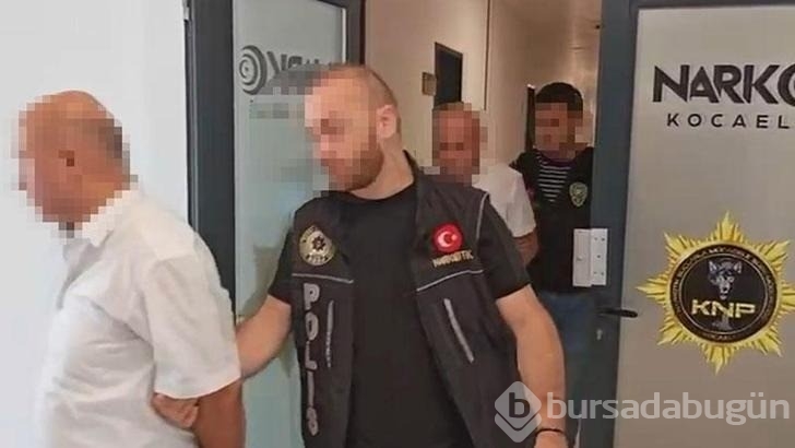 Yolcu otobüsünde 'pul biber' ile kaplanmış 7 kilo eroine 2 tutuklama