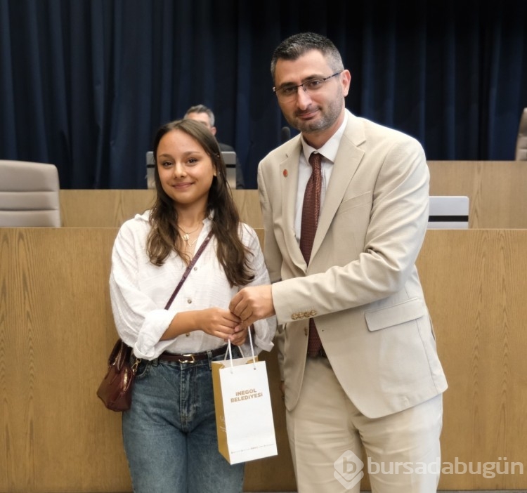 İnegöl'ün başarılı gençleri, mecliste onure edildi