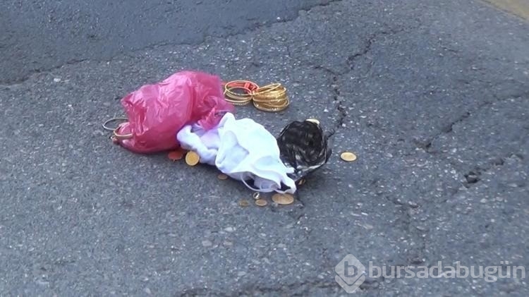 Polisleri görünce elindeki altın dolu poşeti atıp kaçmaya çalışan şüpheli yakalandı