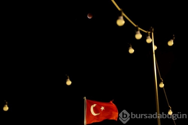 Türkiye'den kanlı ay tutulması manzaraları