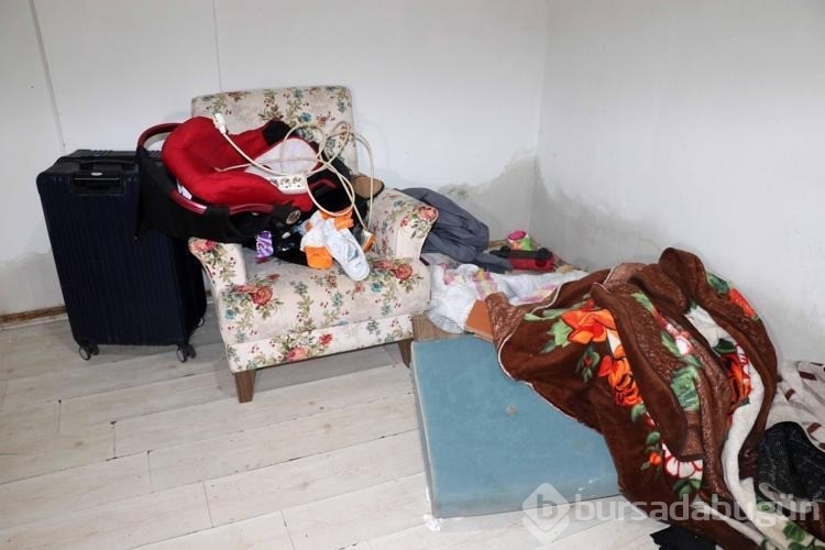 Evini lağım suyu bastı, 4 çocuğuyla sokakta kaldı