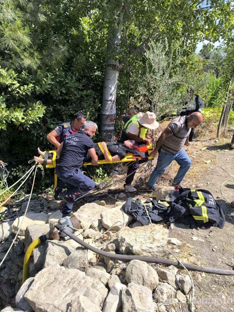 7 metre derinliğindeki kuyuya düşen kadın kurtarıldı
